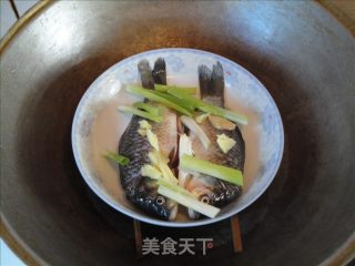 [hunan Cuisine] Furong Crucian Carp recipe