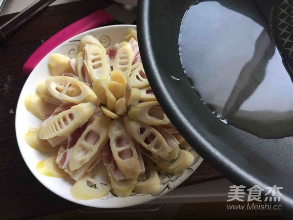 Steamed Bacon with Spring Bamboo Shoots recipe