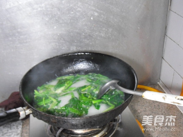 Vermicelli, Spinach and Pig Liver Soup recipe