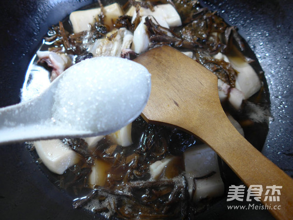 Grilled Cuttlefish with Bamboo Shoots and Dried Vegetables recipe