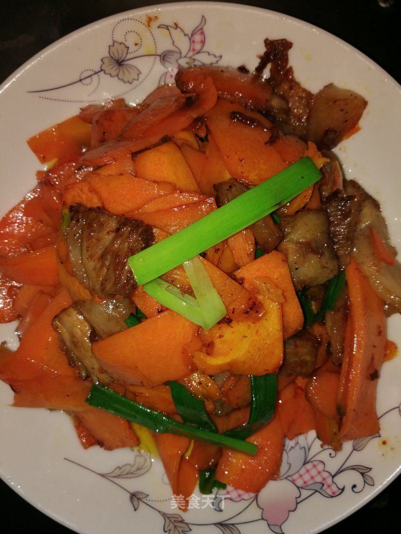 #团圆饭# Twice-cooked Pork and Carrot Slices recipe