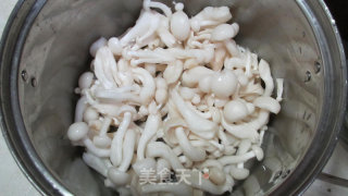 White Mushroom Oil Tofu Ham Soup recipe