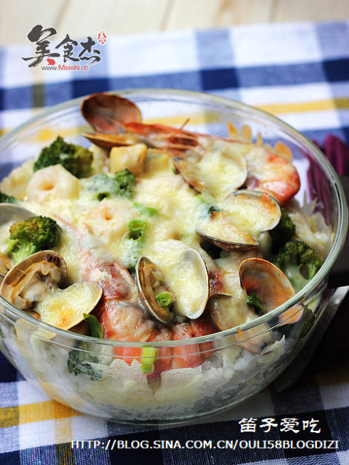 Baked Rice with Seafood and Cheese recipe