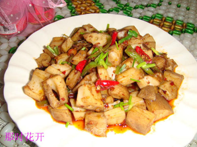 Spicy Stir-fried Lotus Root with Bean Drum recipe