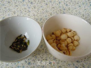 Tremella, Lotus Seed and Coix Seed Soup recipe