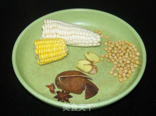 【corn Soybean Hoof Soup】 recipe