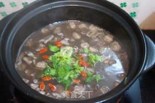 Kidney-tonifying Black Bean Lamb Soup recipe