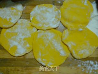 Pumpkin and Cowpea Willow Leaf Bun recipe