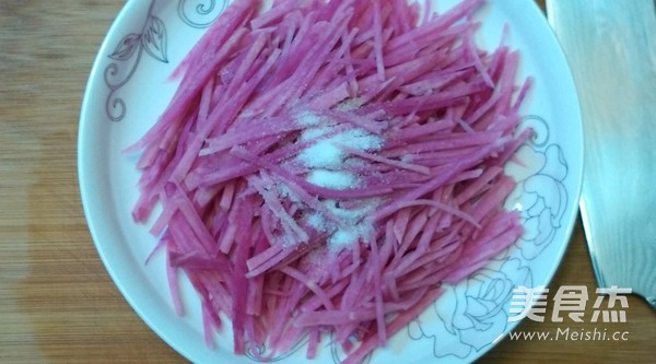 Classic Spicy Shredded Radish recipe