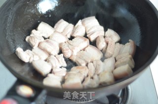 Which One is Better, Meat or Taro?-braised Pork with Taro recipe