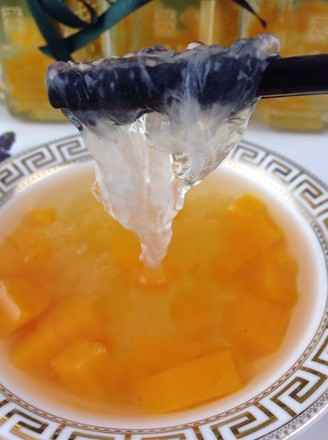 Stewed Bird's Nest with Papaya and Snow Fungus recipe