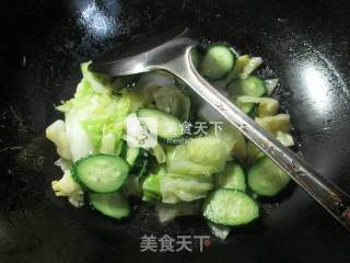 Stir-fried Cabbage with Cucumber recipe