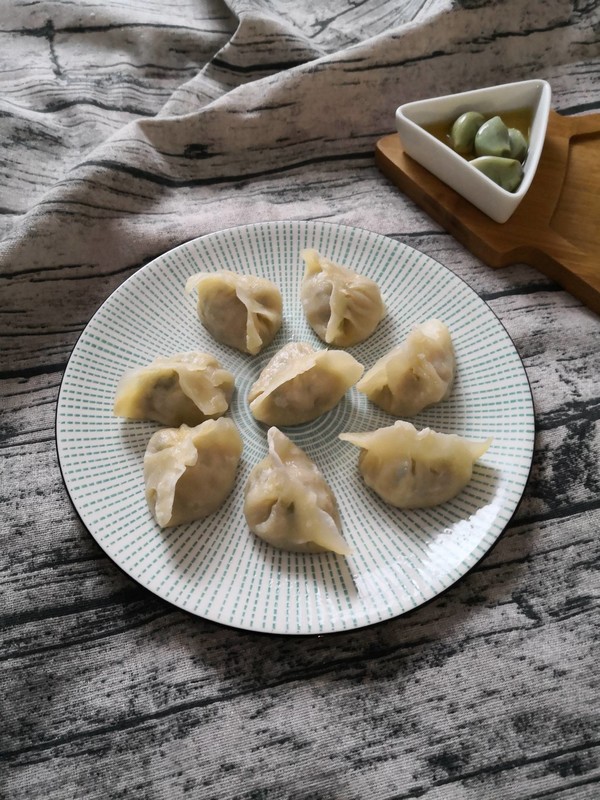 Steamed Dumplings with Cilantro and Radish Stuffing recipe