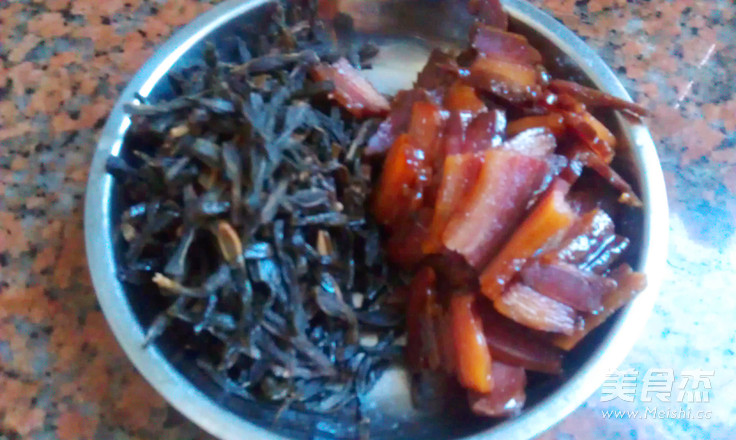 Stir-fried Bacon with Dried Cowpea recipe