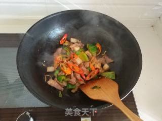 Fried Pork with Chili recipe