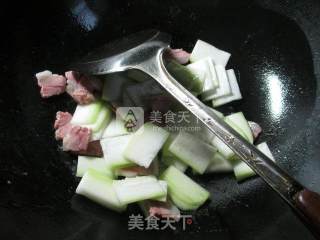 Boiled Vermicelli with Bacon and Long Melon recipe