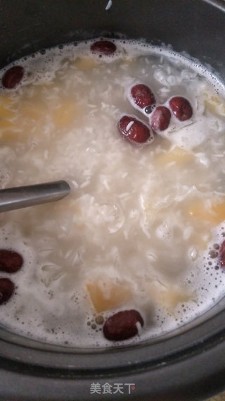 Rice Wine Tremella Red Date Congee recipe