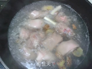 Braised Pork Trotters with Soy Sauce recipe