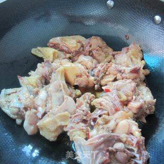 Braised Chicken with Red Peppers-------enhance Stamina and Strengthen The Body recipe
