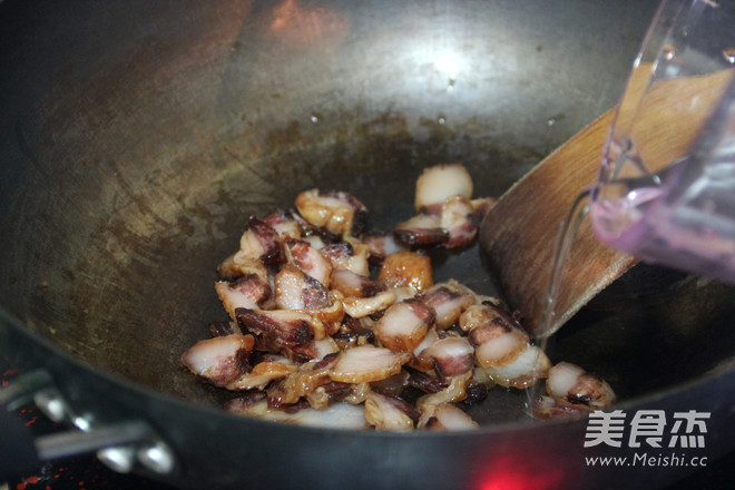 Stir-fried Bacon with Artemisia Quinoa recipe