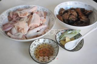 Hazel Mushroom and Three Yellow Chicken Soup recipe