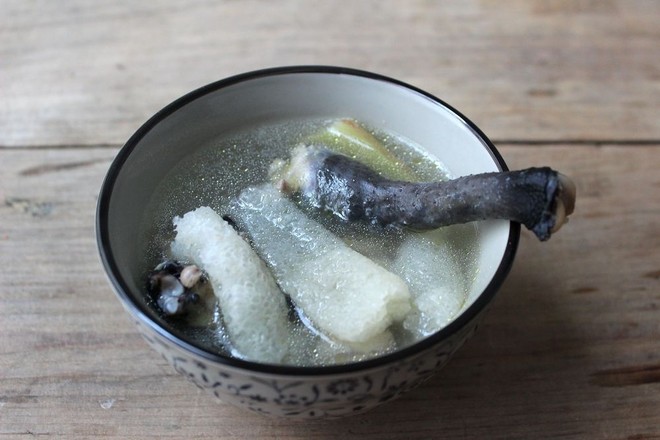 Nourishing Yin and Clearing Heat with Bamboo Fungus Black Chicken Soup recipe