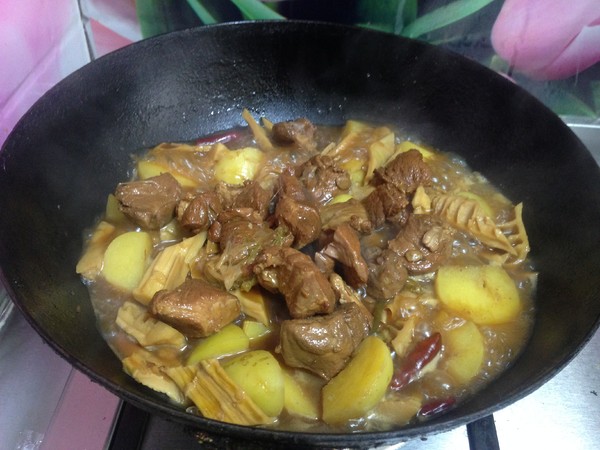 Stew with Baby Potatoes and Bamboo Shoots recipe