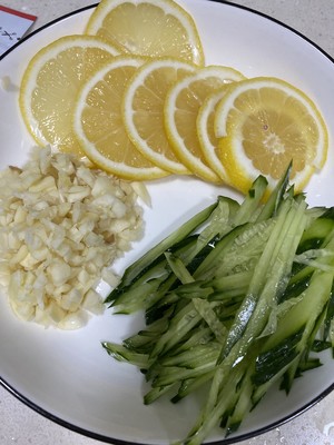 Summer Low-fat Appetizer Lemon 🍋 Shredded Chicken recipe