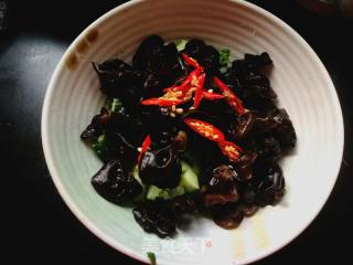 Fungus Mixed with Cucumber recipe