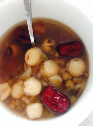 Lotus Seed Mung Bean and Red Date Soup recipe