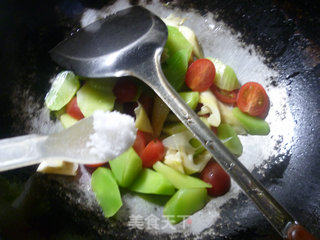 Stir-fried Lettuce with Cherry Tomatoes recipe