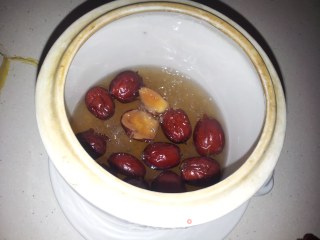 Stewed Bird's Nest with Red Dates and Rock Sugar recipe