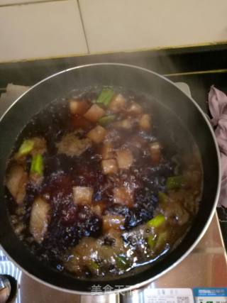 Braised Pork with Taro recipe