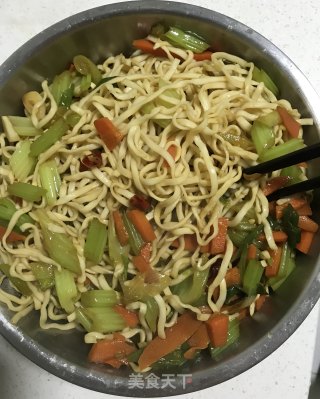 Celery Braised Noodles recipe