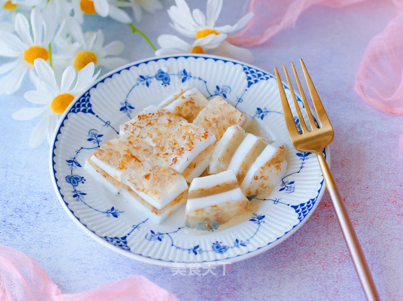 Crystal Osmanthus Cake with Coconut Milk