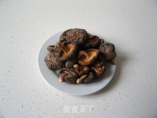 A Beautiful Soup for Strengthening Physique and Improving Immunity-mushroom Cordyceps Flower Chicken Soup recipe