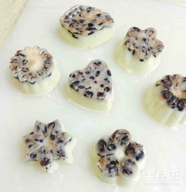 The Taste of Early Summer: Coconut Milk Jelly & Red Bean Jelly recipe