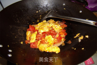 Scrambled Eggs with Tomato and Onion recipe