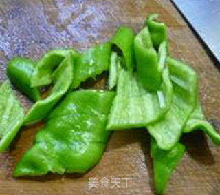 Stir-fried Lotus Root with Green Pepper Pork Belly recipe