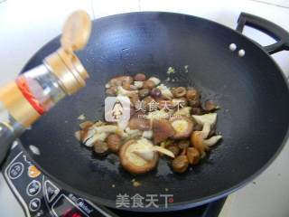 Stir-fried Chestnuts with Mushrooms recipe