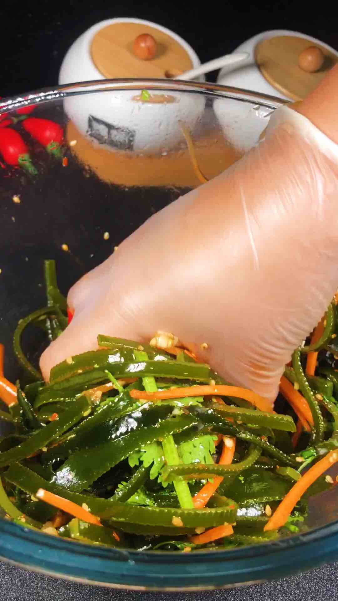 Hot and Sour Kelp Shreds recipe