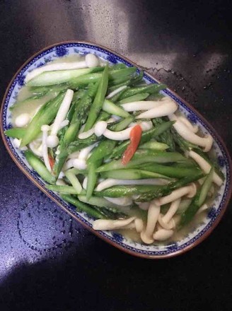 Stir-fried Asparagus with Seafood and Mushrooms recipe