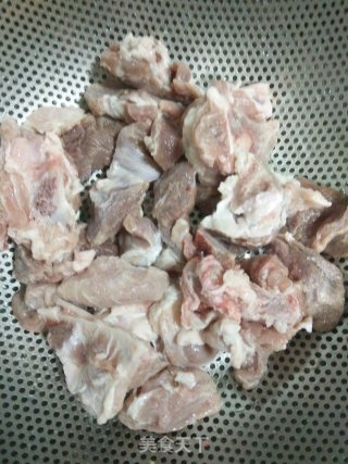 Bone Meat and Lotus Root Soup recipe