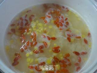 Chinese Wolfberry Corn Flakes and Wine Stuffed Soup recipe