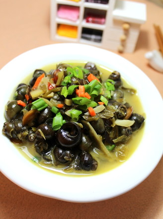 Boiled Snails with Pickles recipe