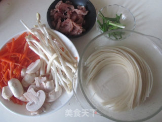 Stir-fried Rice Noodles with Shredded Pork recipe