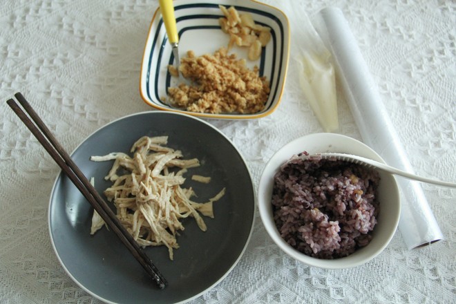 Doggie Rice Balls with Pork and Shredded Chicken recipe