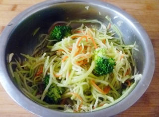 [refreshing Cold Dish] Eating Broccoli Stalks Skillfully---spicy Broccoli Stalks recipe