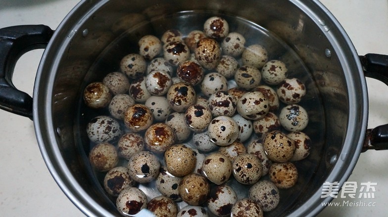 Marinated Quail Eggs recipe