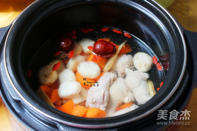 Lotus Seed and Horseshoe Chicken Soup recipe